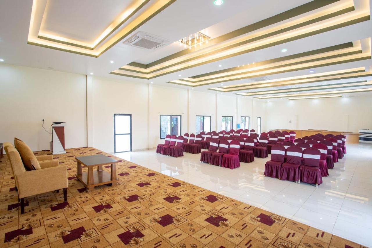 Lumbini Palace Resort Екстер'єр фото
